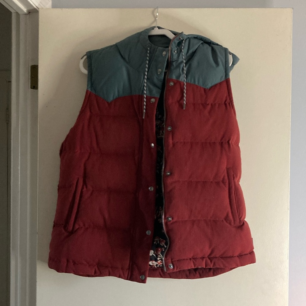 Patagonia Bivy Down Vest Drumfire Red Mushroom